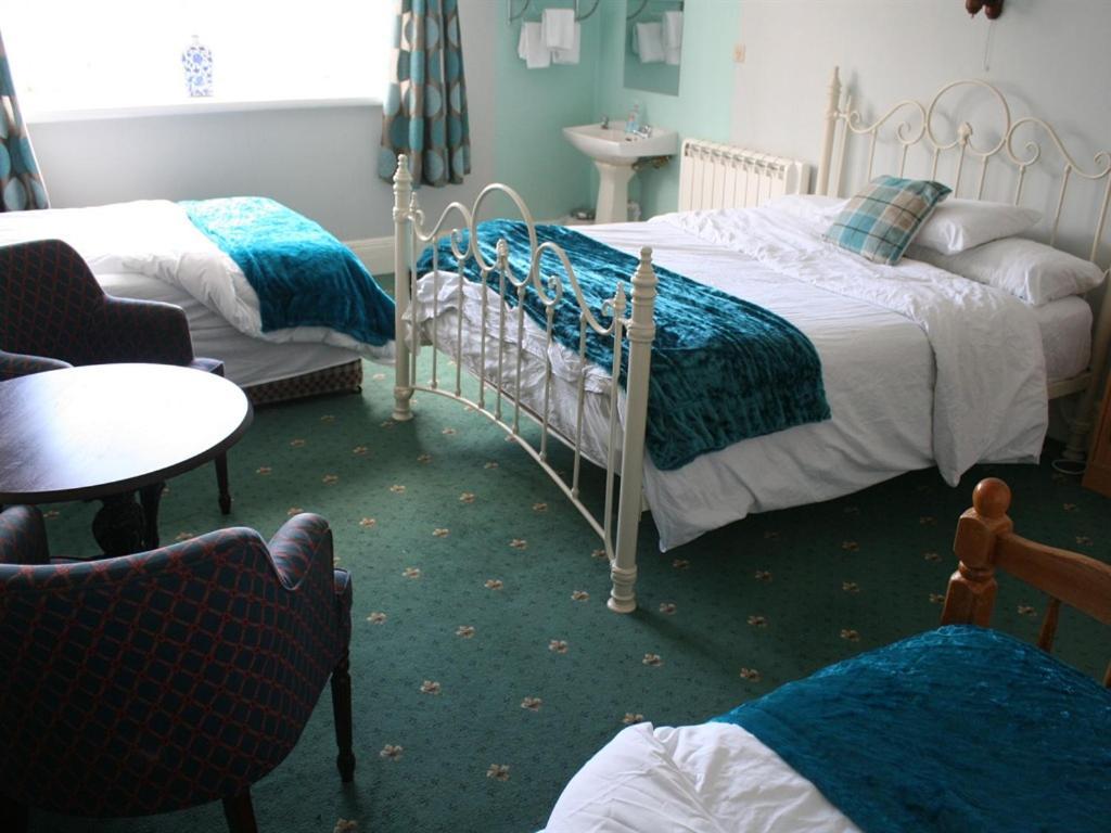 The Bear Marlborough Hotel Стая снимка